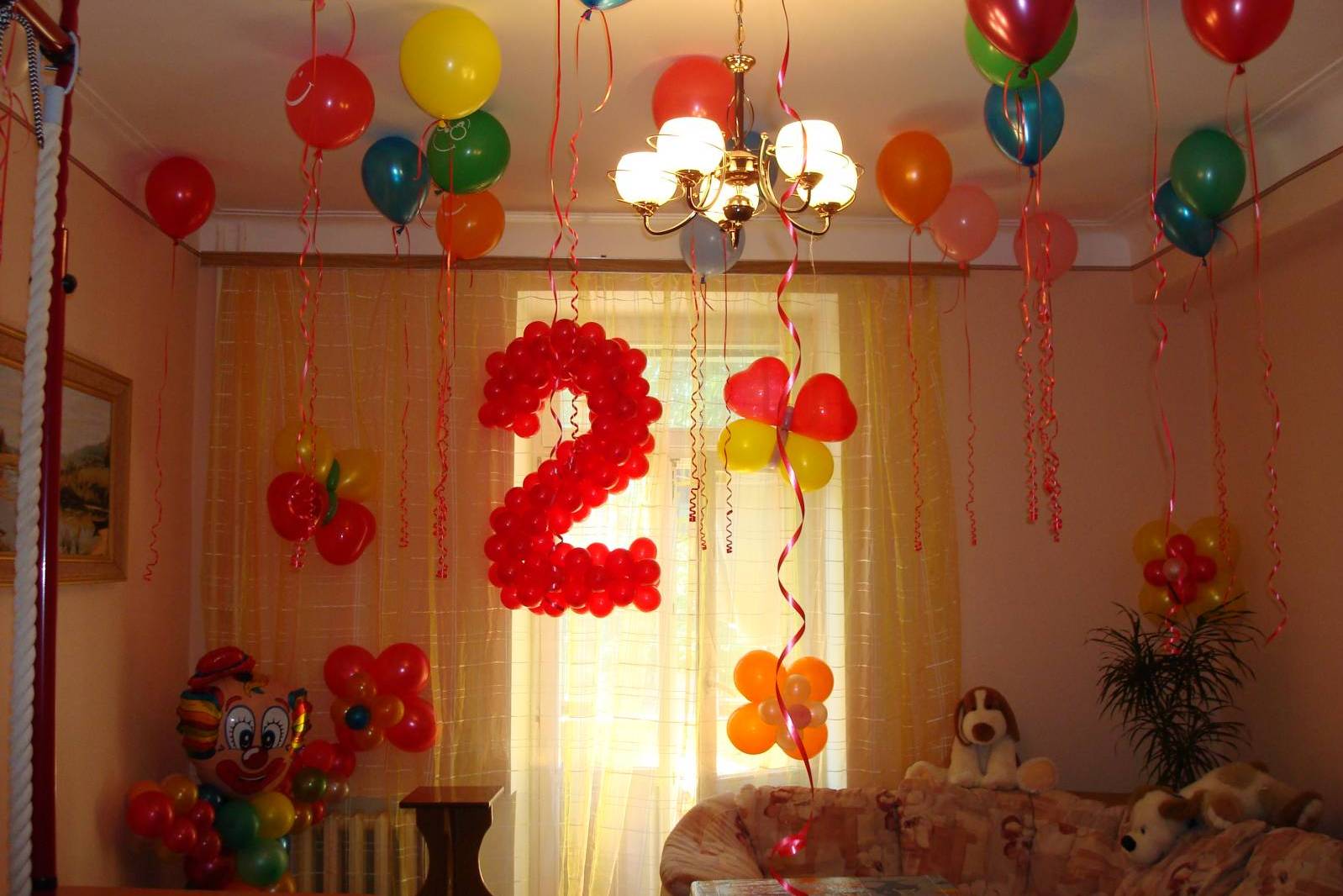 Готовимся к празднику: 55 фото-идей — как украсить комнату на день рождения?
