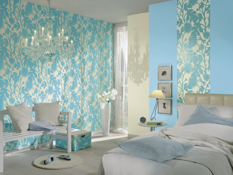 Дизайн спальни с голубыми обоями