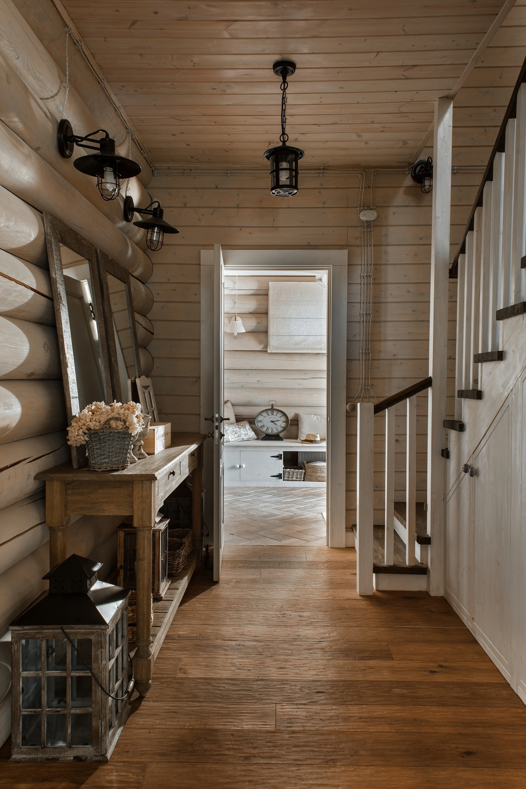 Интерьер для небольшого деревянного дома