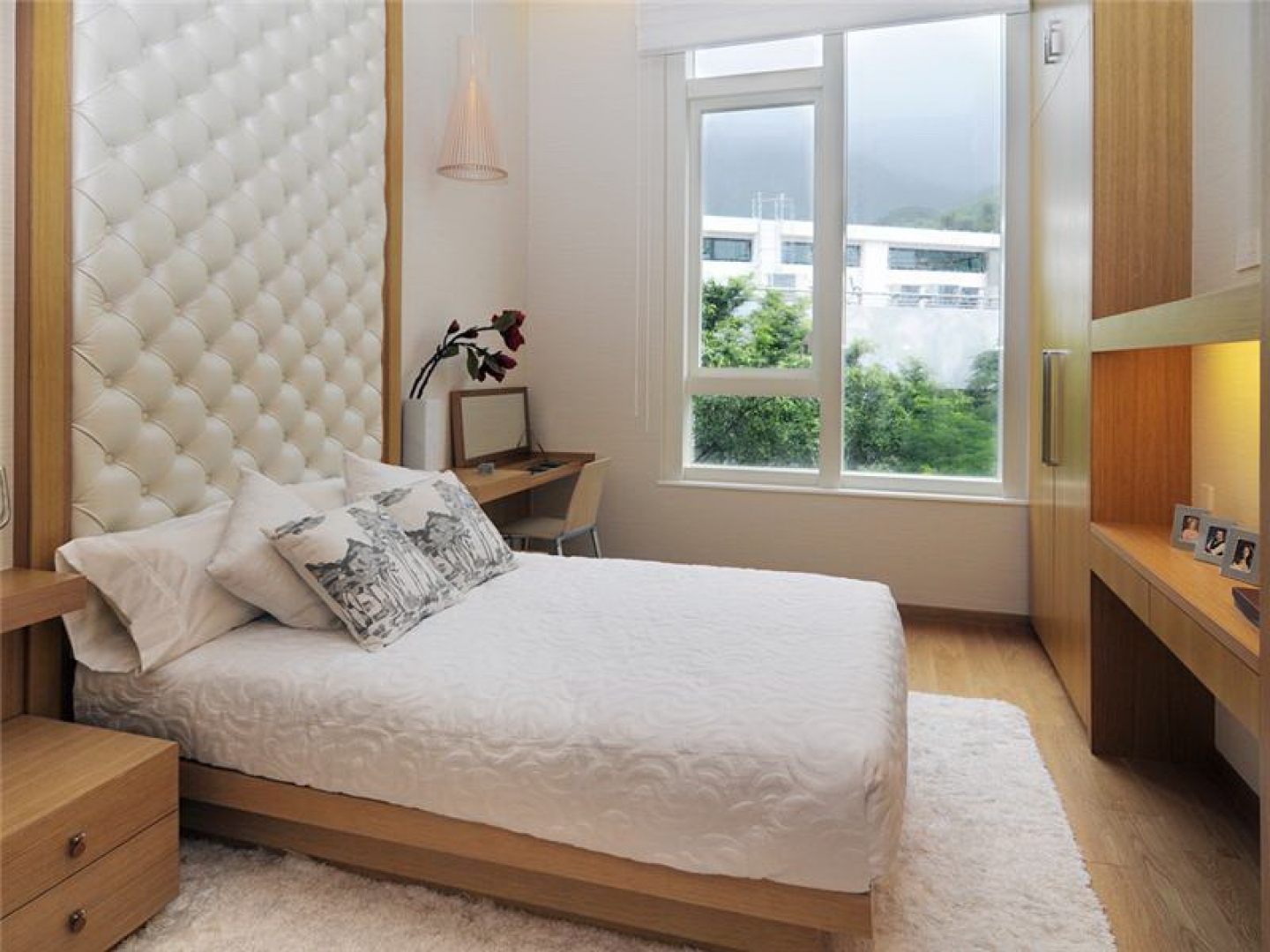 Спальня дизайн фото 12 кв м с двуспальной кроватью