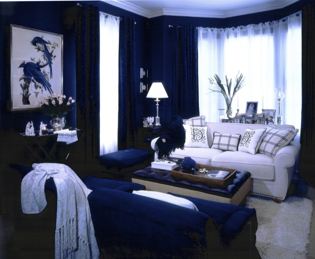 Интерьер гостиной с темно синими обоями