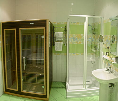 Отделка и дизайн ванной комнаты с душевой кабиной