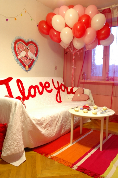 Как украсить комнату своими руками на день рождения мужа фото?