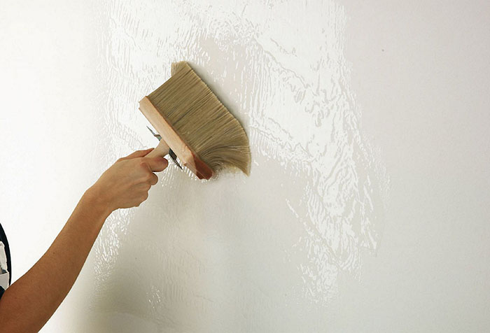 Как отклеить обои под покраску от стены